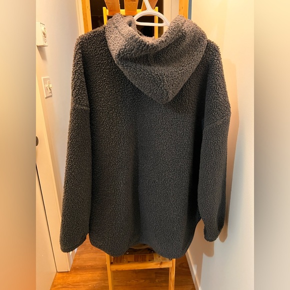 Fleece pullover - Picture 2 of 3